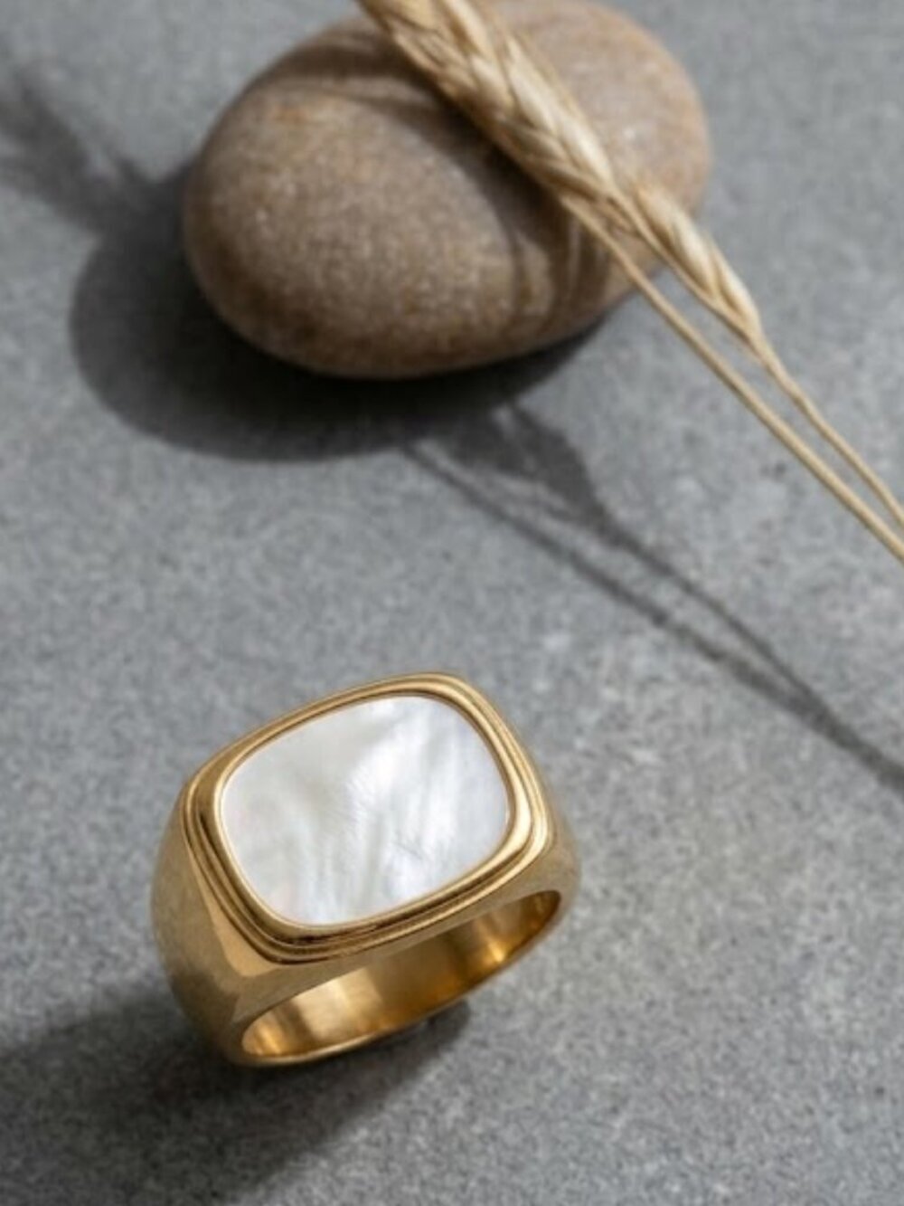 Mother of Pearl Signet Ring Chunky Gold PVD 18K Stainless Steel Old Money Size 9 - Picture 17 of 17